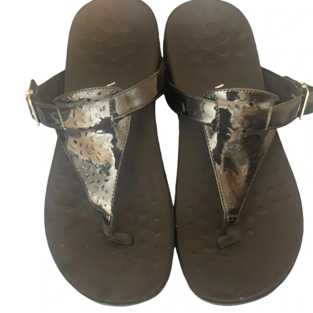 Vionic Tropez Women's Patent Leather Thong black sandals‎ size 8